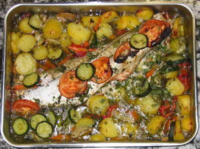 Fisch mit Gem�se aus dem Ofen